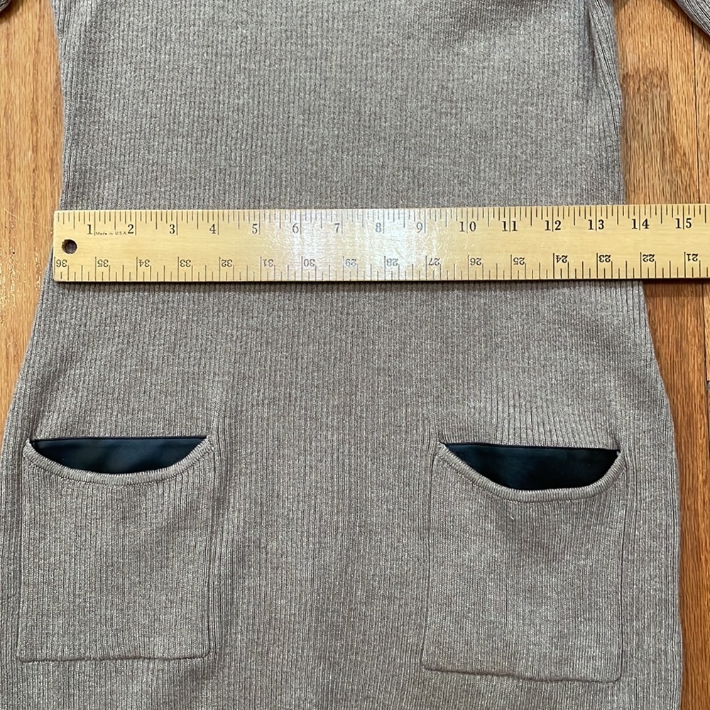 AGB Dress Size Large NWT Heather Taupe Color 2 accent pockets Sweater Tunic - Picture 9 of 14